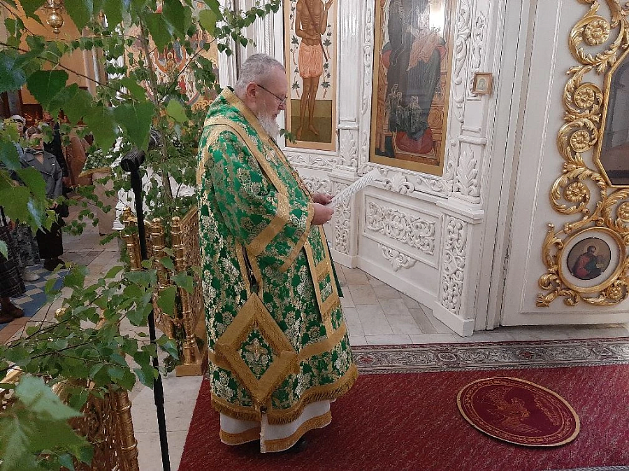 Праздник Святой Троицы в Преображенском кафедральном соборе Балашихи